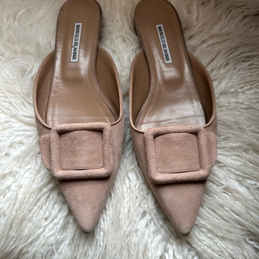 Manolo Blahnik Women's Tan Suede Mules